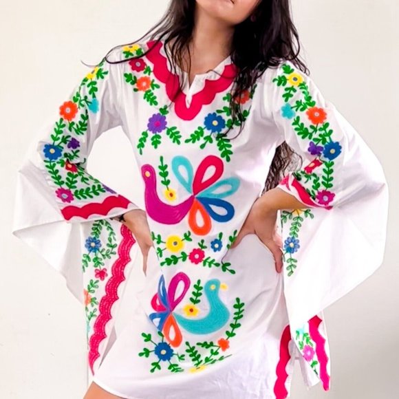 Embroidered Kaftan Dress Size XS: White dress with colorful embroidery work - Picture 1 of 5